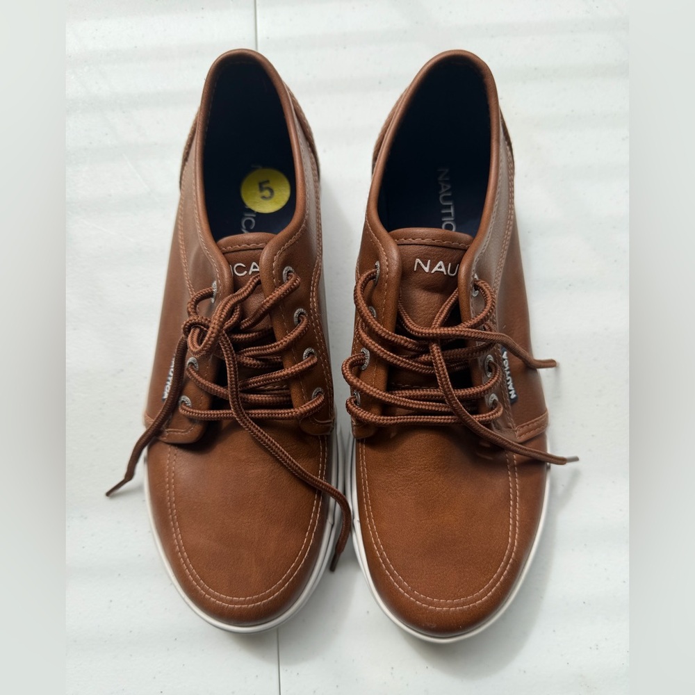 Nautica Men's Tan/Brown Leather Lace-Up Boat Shoes